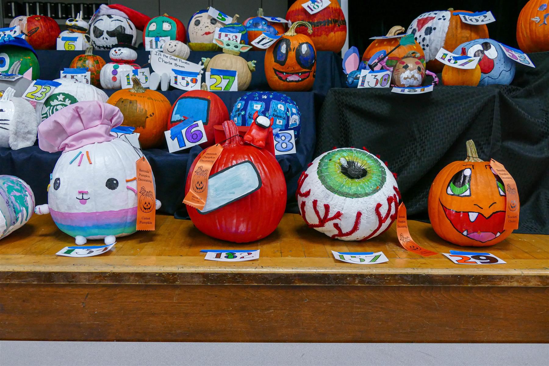 pumpkin decorating contest #4